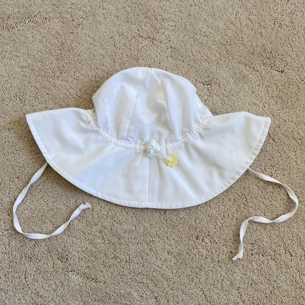 I play | White Sun Hat | 2-4T